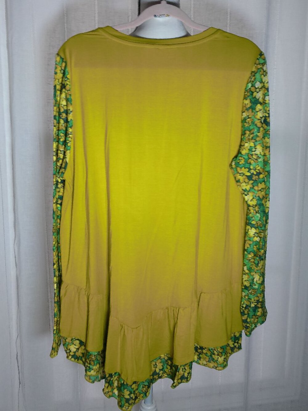 LOGO by Lori Goldstein Long Sleeve Scoop Neck Mustard Yellow w/Florals Tunic L - Picture 3 of 9